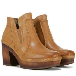 New* Korks- Ease Robin Block Heel Platform Booties Tan Color Size 6 $165